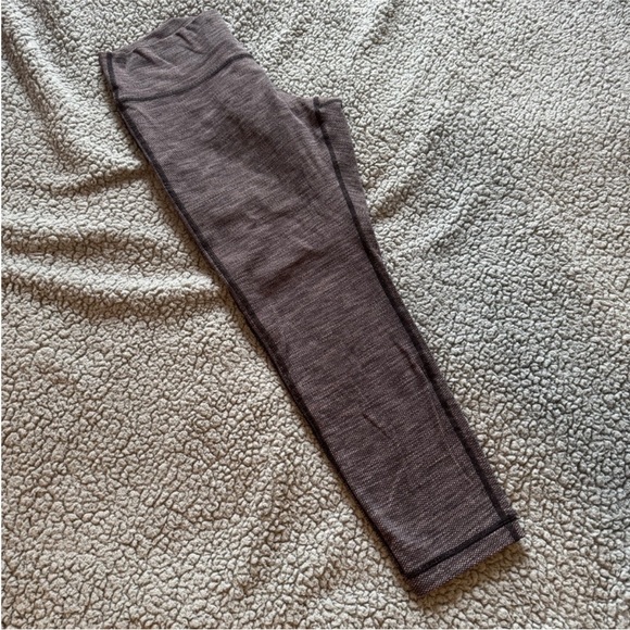 Lululemon grey/black crop Leggings size 12 - Picture 1 of 8